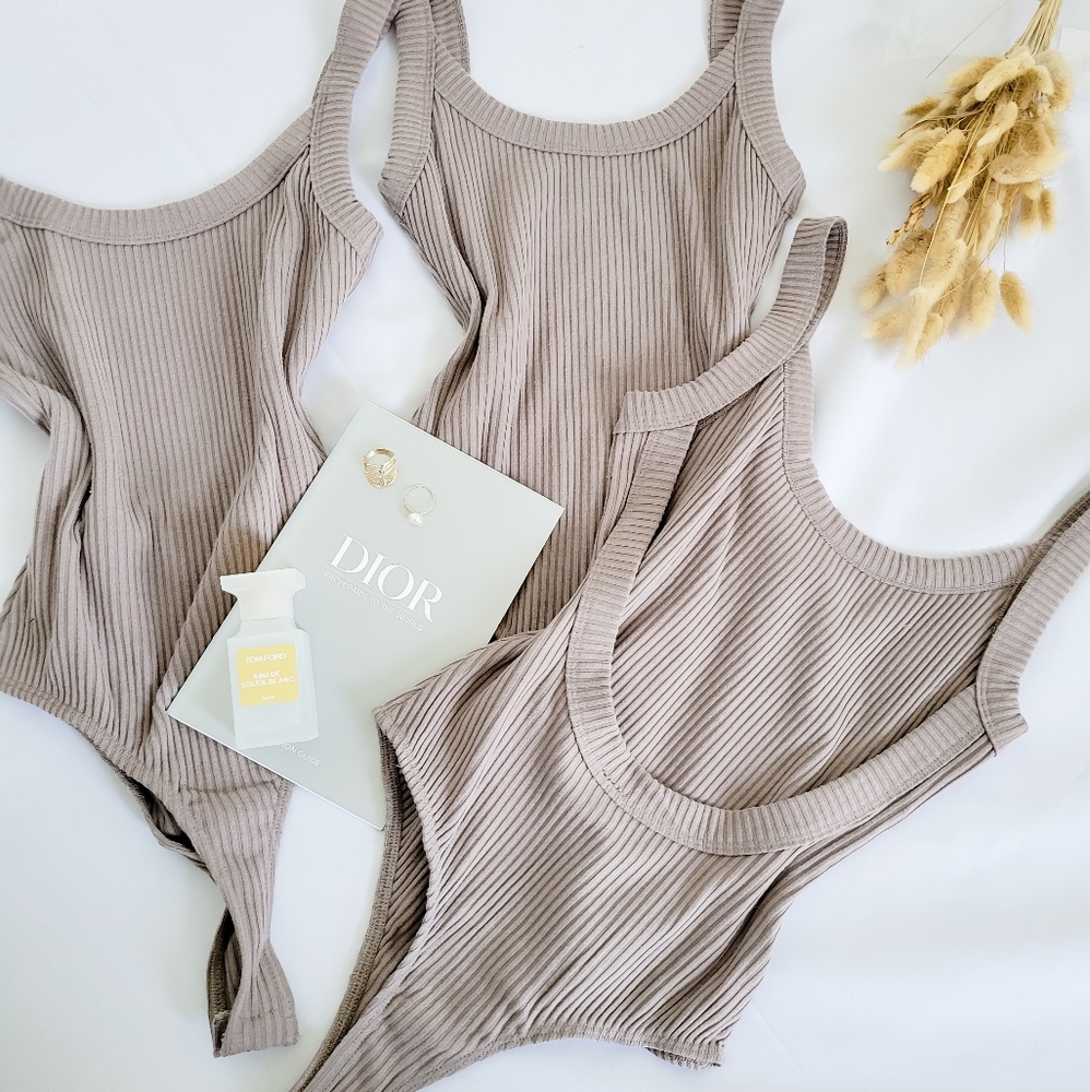 KAILA - Backless Ribbed Bodysuit